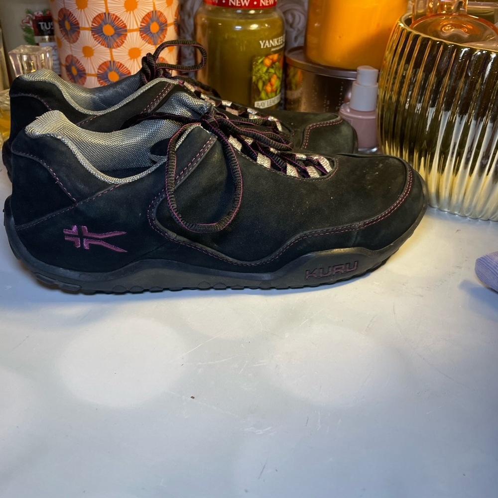 Kuru women’s black and purple shoes sz 10.5